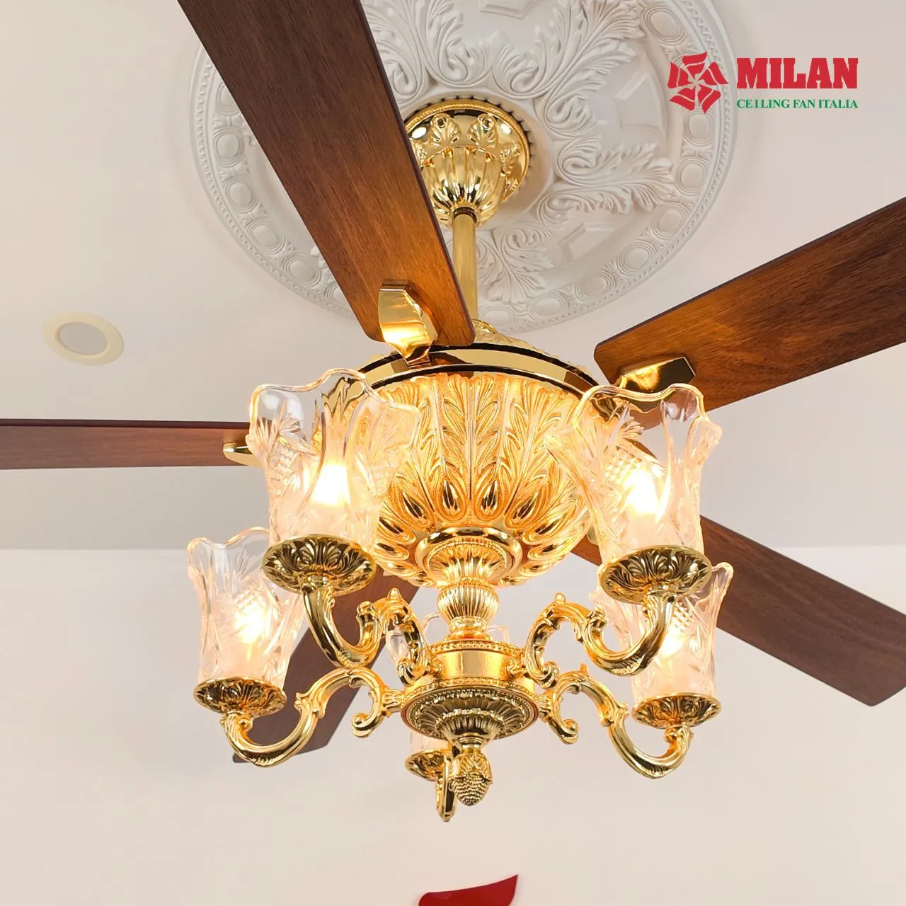Quạt trần đèn chùm cổ điển mạ vàng 24K FY962 kết hợp 5 chao đèn led E14
